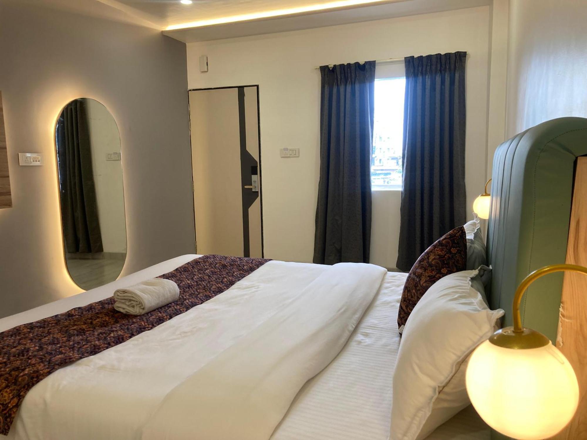 The Lavish Stay Βαρανάσι Εξωτερικό φωτογραφία