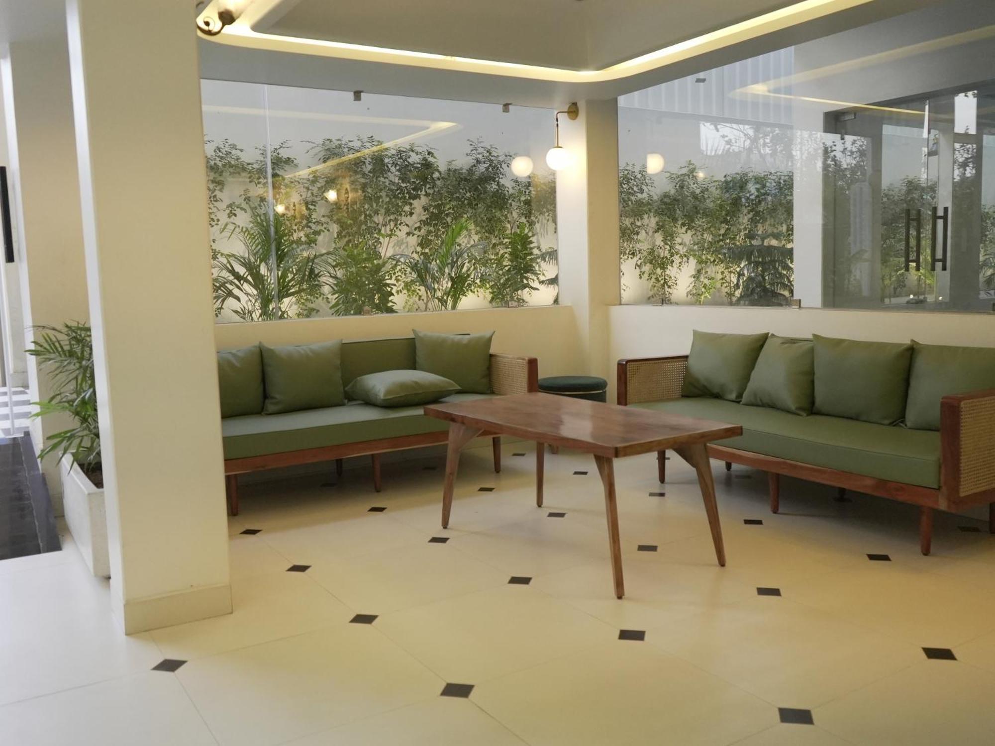 The Lavish Stay Βαρανάσι Εξωτερικό φωτογραφία